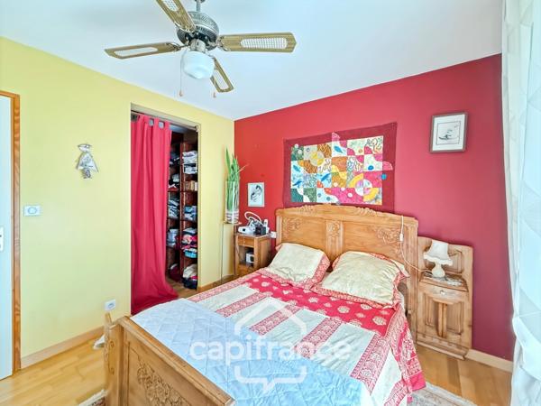 Spacieuse maison familiale en brique – 4 chambres, terrasse de 60 m² avec pergola – Proximité immédiate du centre de Noyal-Pontivy