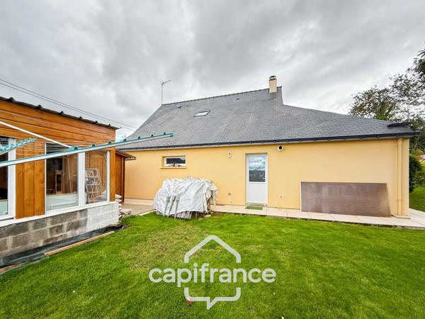 Spacieuse maison familiale en brique – 4 chambres, terrasse de 60 m² avec pergola – Proximité immédiate du centre de Noyal-Pontivy