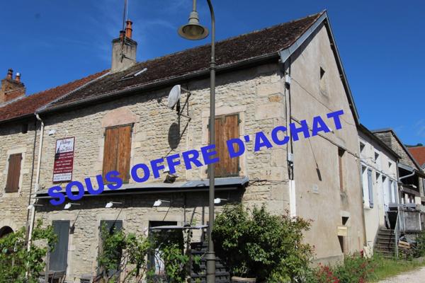 Dpt Côte d'Or (21), à vendre Proche DIJON, immeuble P16 de 402 m²