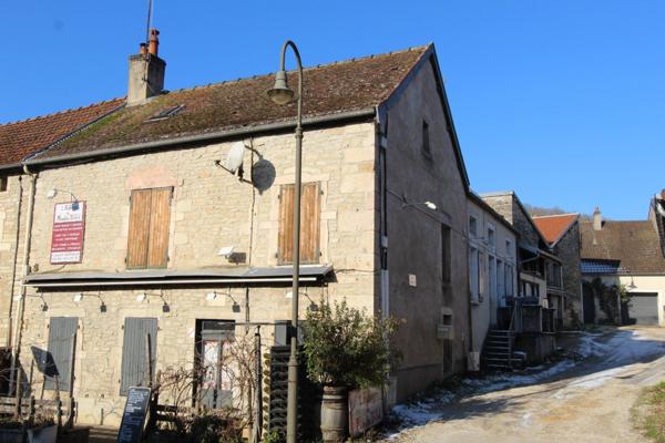 Dpt Côte d'Or (21), à vendre Proche DIJON, immeuble P16 de 402 m²