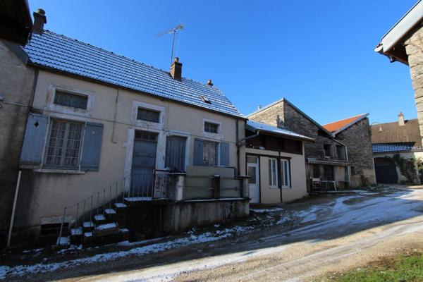 Dpt Côte d'Or (21), à vendre Proche DIJON, immeuble P16 de 402 m²
