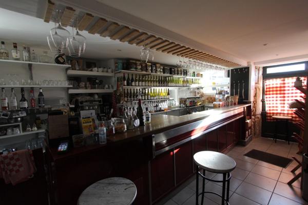 Dpt Côte d'Or (21), à vendre Proche DIJON, immeuble P16 de 402 m²