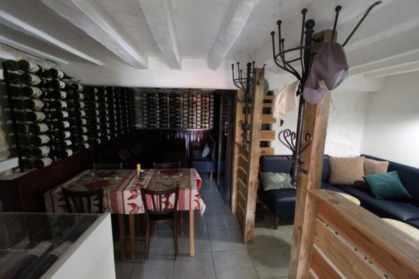 Dpt Côte d'Or (21), à vendre Proche DIJON, immeuble P16 de 402 m²