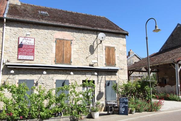 Dpt Côte d'Or (21), à vendre Proche DIJON, immeuble P16 de 402 m²