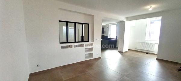 Maison rénovée de 110 m² – 3 chambres, garage et terrasse – Secteur agréable proche commodités