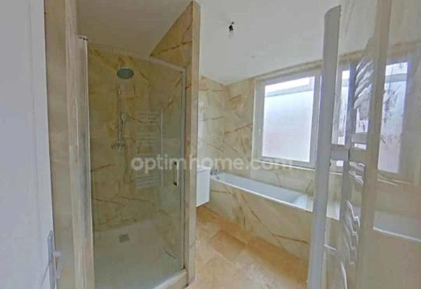 Maison rénovée de 110 m² – 3 chambres, garage et terrasse – Secteur agréable proche commodités