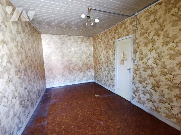 Idéal pour investisseur !  venez découvrir cette maison à rénover proche de tous commerces