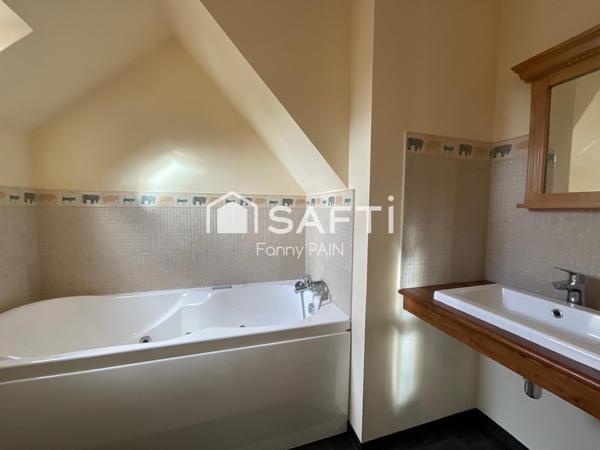 Maison récente de 2002, sur un terrain clos, au calme dans une impasse.