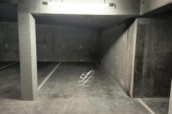 Vente - parking/box NANTES (44300)