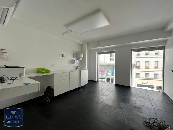 Local commercial à louer 318m² Poitiers (86000)