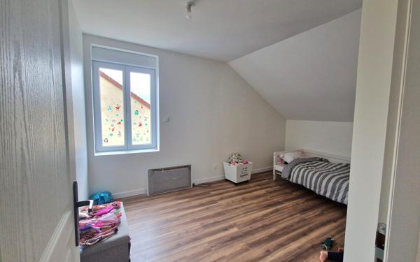 Aucun travaux, grand terrain, 4 chambres