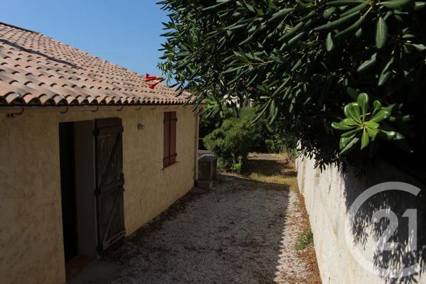 Maison à vendre  6 pièces - 109,63 m 2   LE LAVANDOU  - 83