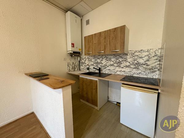 Appartement à louer Talence : 3 pièces, 47m² avec 2 chambre(s) à 875€ - AJP Immobilier Bordeaux Saint-Augustin