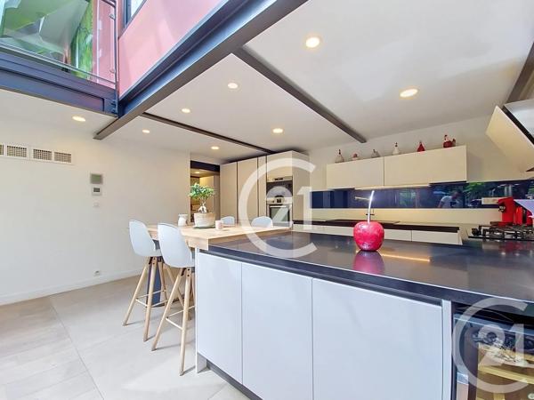 Maison à vendre  4 pièces - 147,50 m 2   ST REMY DE PROVENCE  - 13