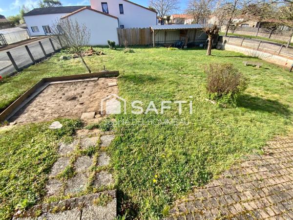 Terrain 245m2 exposé Sud libre de constructeur idéal maison plain pied