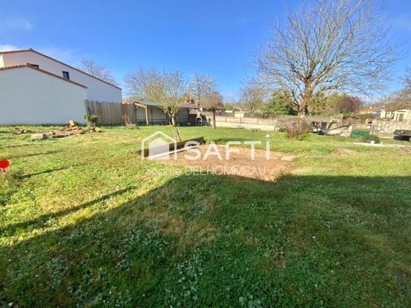 Terrain 245m2 exposé Sud libre de constructeur idéal maison plain pied