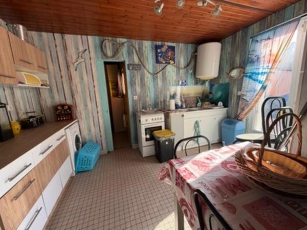 L'AIGUILLON SUR MER (85) PROCHE DU PLAN D'EAU VILLA ATYPIQUE BORD DE MER POSS 2 HABITATIONS AVEC JARDIN