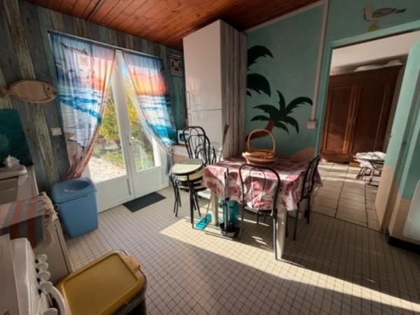 L'AIGUILLON SUR MER (85) PROCHE DU PLAN D'EAU VILLA ATYPIQUE BORD DE MER POSS 2 HABITATIONS AVEC JARDIN