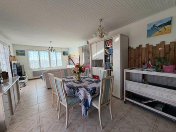 L'AIGUILLON SUR MER (85) PROCHE DU PLAN D'EAU VILLA ATYPIQUE BORD DE MER POSS 2 HABITATIONS AVEC JARDIN