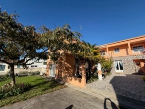 L'AIGUILLON SUR MER (85) PROCHE DU PLAN D'EAU VILLA ATYPIQUE BORD DE MER POSS 2 HABITATIONS AVEC JARDIN