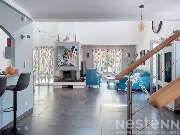 Superbe Maison à Vendre au Gua avec sa piscine, ses 5 chambres et sa piscine.