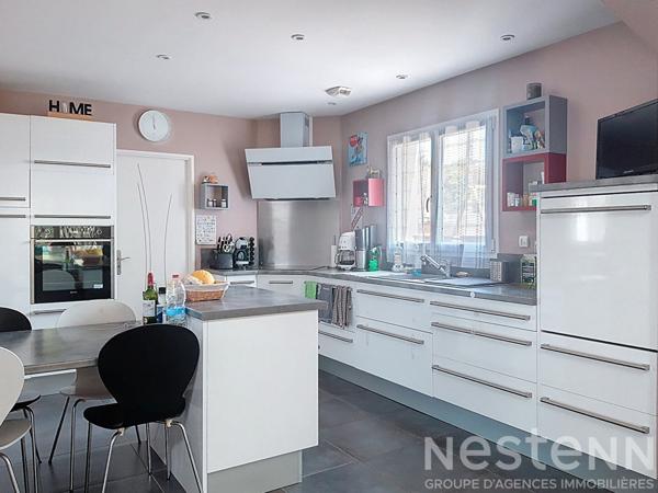 Superbe Maison à Vendre au Gua avec sa piscine, ses 5 chambres et sa piscine.