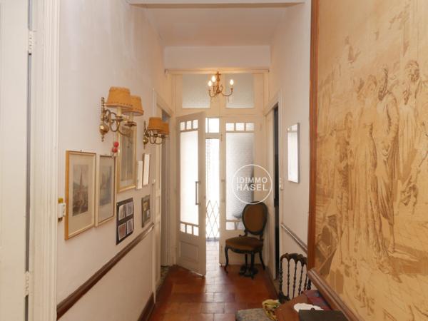 Maison de village traditionnelle vigneronne T5 avec grand garage Villesèque-des-Corbières (11360)