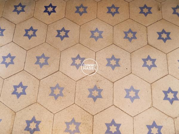 Maison de village traditionnelle vigneronne T5 avec grand garage Villesèque-des-Corbières (11360)