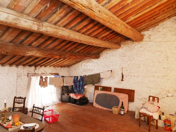 Maison de village traditionnelle vigneronne T5 avec grand garage Villesèque-des-Corbières (11360)