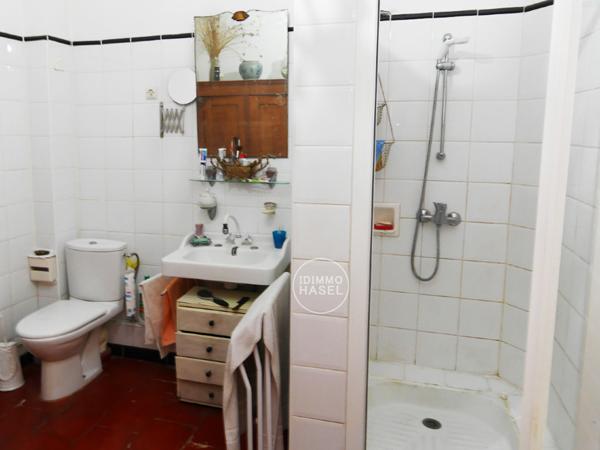 Maison de village traditionnelle vigneronne T5 avec grand garage Villesèque-des-Corbières (11360)