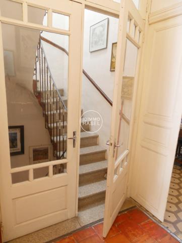 Maison de village traditionnelle vigneronne T5 avec grand garage Villesèque-des-Corbières (11360)