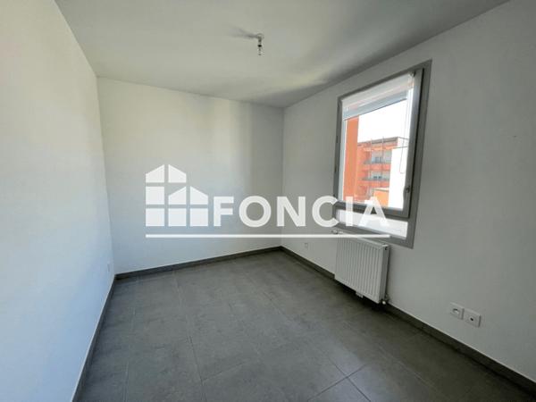 Location Appartement 3 pièces 60.6 m² - 33 RUE ROBERT SCHUMAN Marignane 13700