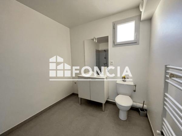Location Appartement 3 pièces 60.6 m² - 33 RUE ROBERT SCHUMAN Marignane 13700