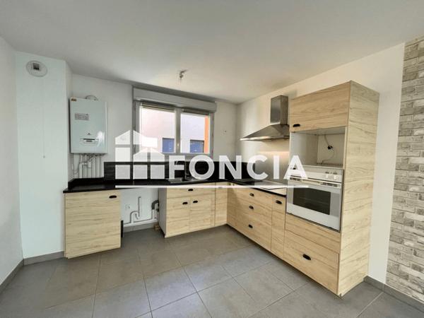 Location Appartement 3 pièces 60.6 m² - 33 RUE ROBERT SCHUMAN Marignane 13700