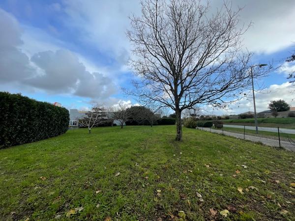 Terrain 1700m2 ANGOULINS