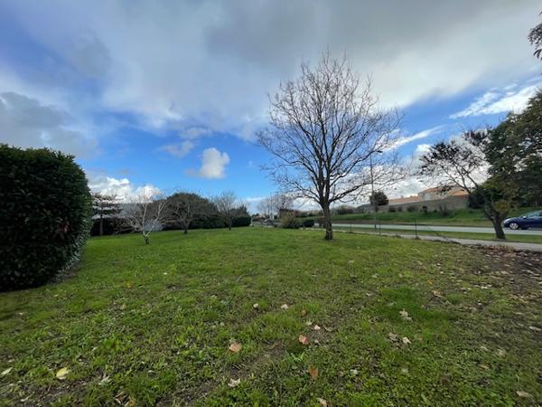 Terrain 1700m2 ANGOULINS