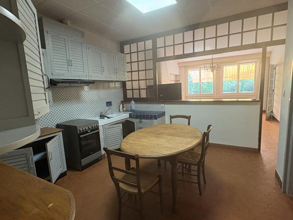Maison à louer 1 080 € CC CONQUES SUR ORBIEL 6 p 179 m² DPE D