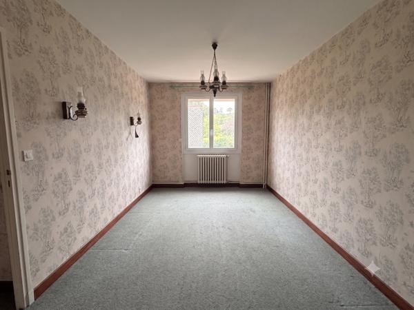 Maison à louer 1 080 € CC CONQUES SUR ORBIEL 6 p 179 m² DPE D