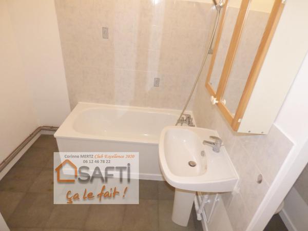 Proche de toutes les commodités gare, commerces!