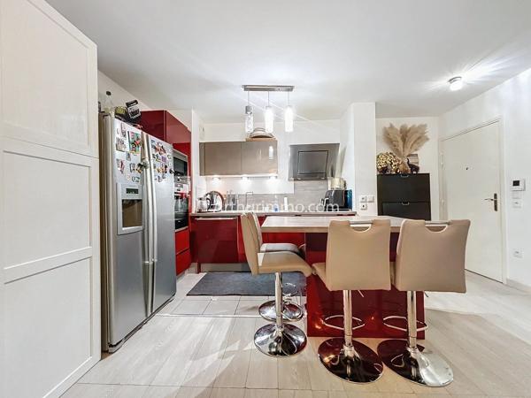 Vente                                                      Appartement
                        
                     3 pièces                      61 m2                     à Limeil-Brévannes