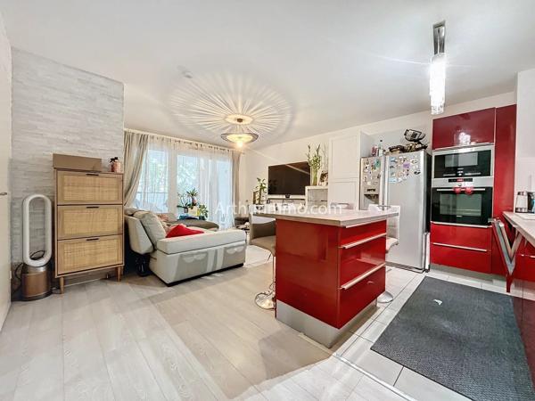 Vente                                                      Appartement
                        
                     3 pièces                      61 m2                     à Limeil-Brévannes