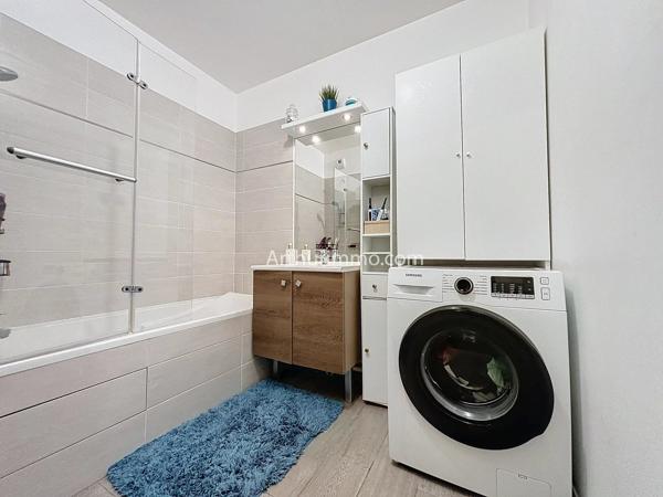 Vente                                                      Appartement
                        
                     3 pièces                      61 m2                     à Limeil-Brévannes