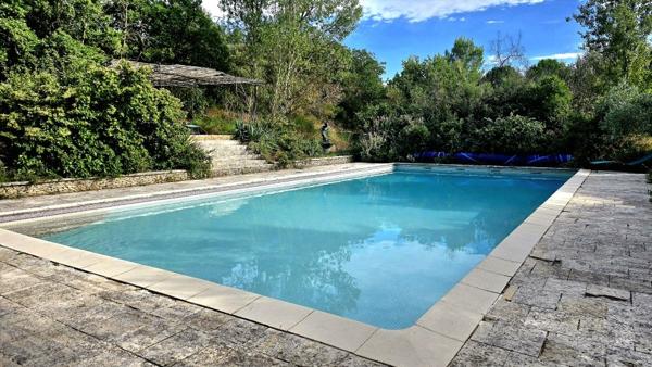 Maison à VELLERON (84740)