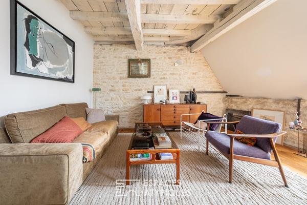 Duplex rénové au coeur des antiquaires
