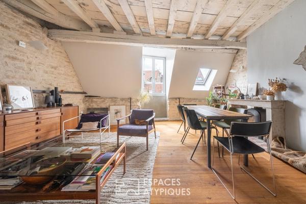 Duplex rénové au coeur des antiquaires