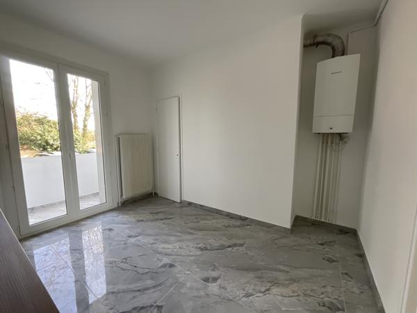 Saint-Bonnet-de-Mure (69720) Bel appartement T3 rénové complètement à Saint-Bonnet-de-Mure (69720)