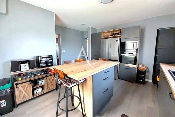 Élégante maison familiale rénovée au coeur de Saint-Pierre-du-Mont