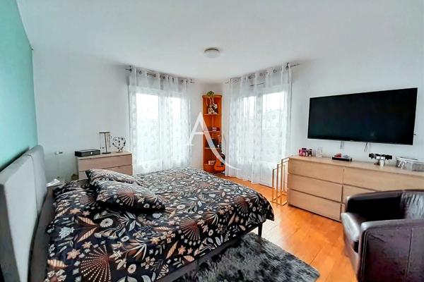 Élégante maison familiale rénovée au coeur de Saint-Pierre-du-Mont