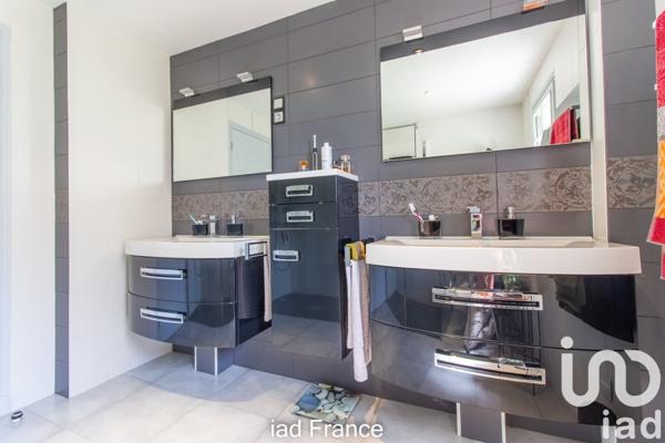 Maison 8 pièces de 172 m² à Limay (78520)