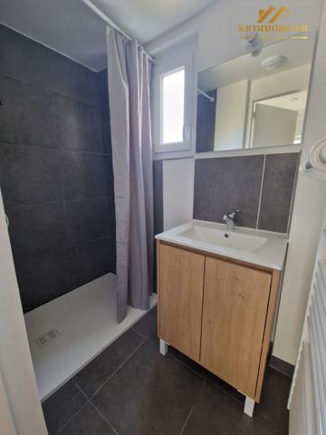 Maison mitoyenne 1 côté à louer, 3 pièces - Flaviac 07000